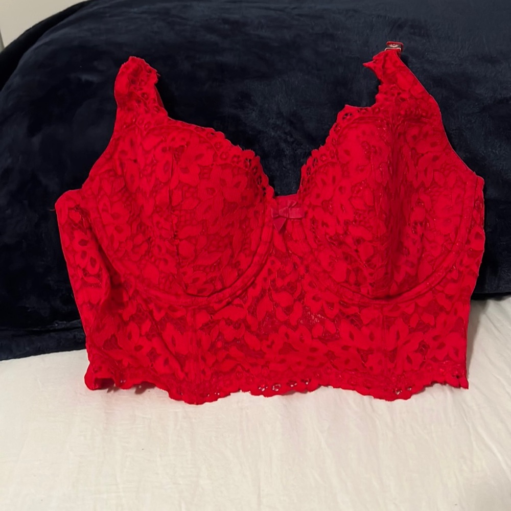 Victoria’s Secret Body by Victoria lined demi